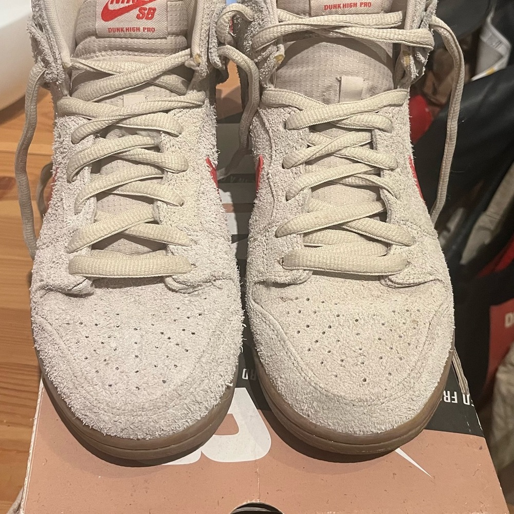 Nike SB Dunk High Pro Birch/Hyper Red - Picture 3 of 6